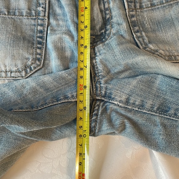 American Eagle jean shorts with 2 front and 2 back pockets light wash Sz 8 - Picture 10 of 12